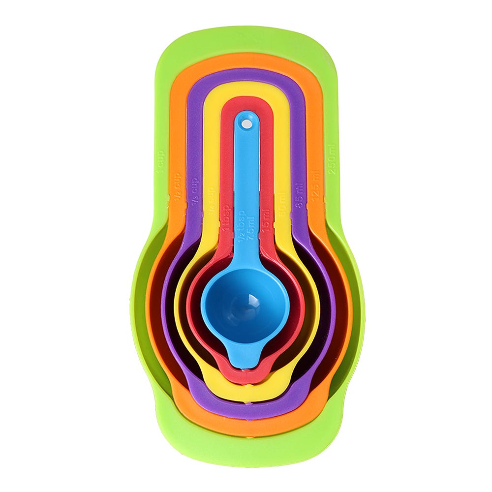 Juego de tazones y cucharas de varios colores de plástico