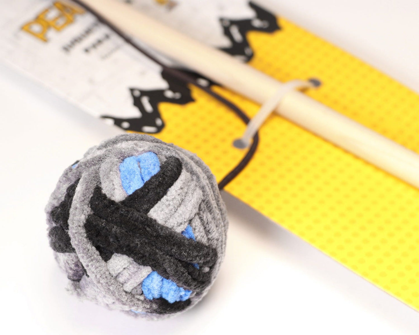 Juguete caja para gato madera y estambre Peanuts JG-001 Smile Pets