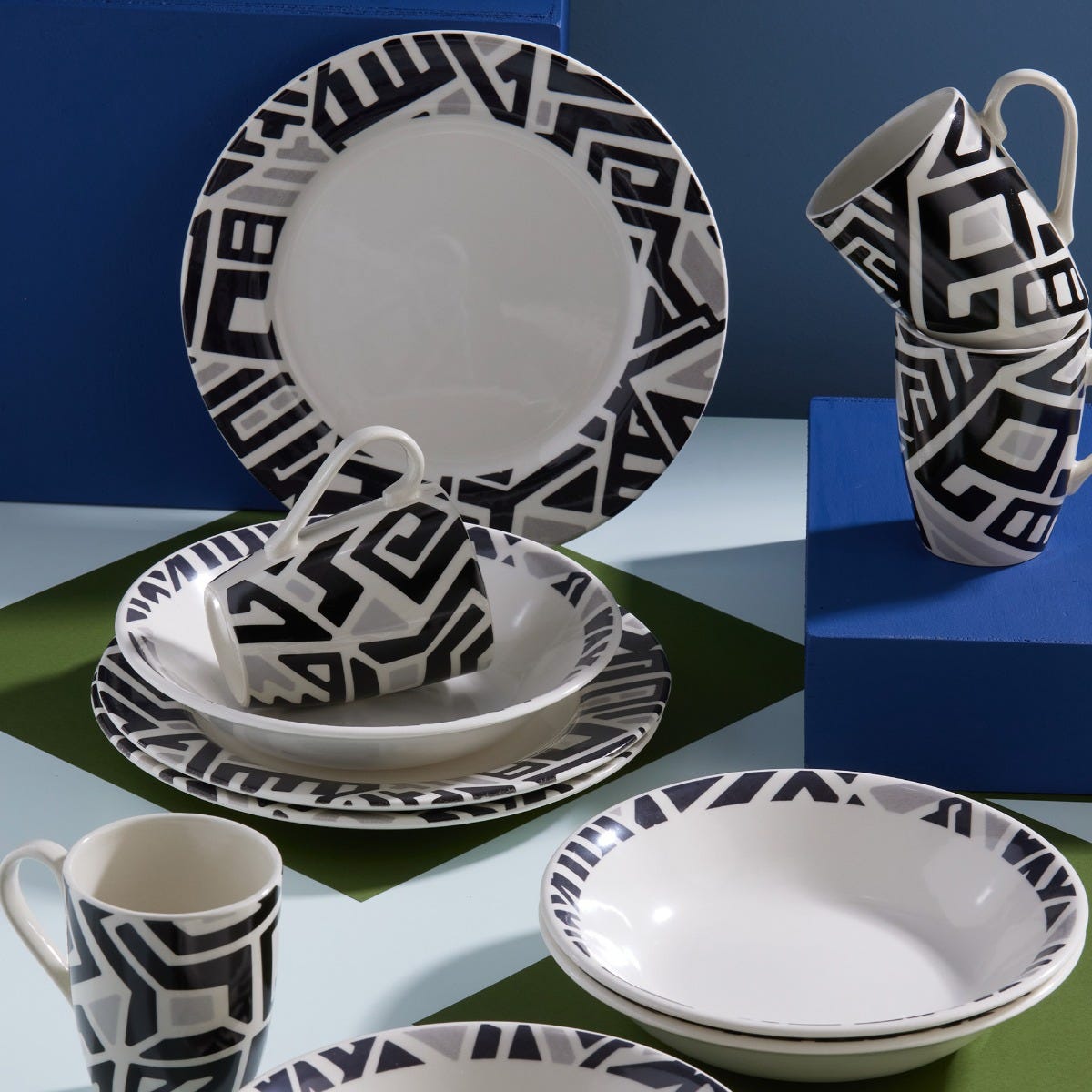 Vajilla de cerámica decorada 4 x 12 Bora VL175I040112 Corona